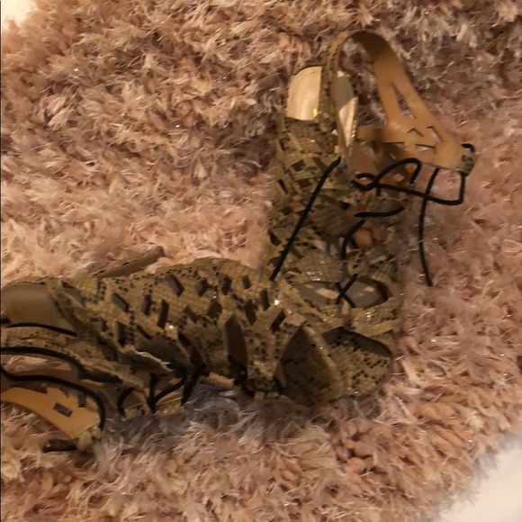 Heels - Picture 2 of 2